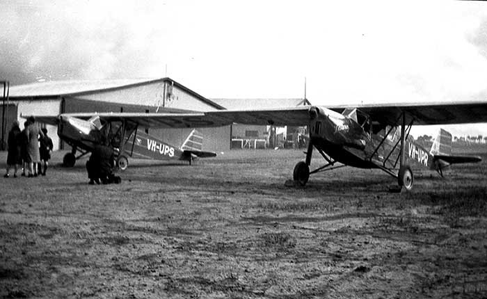 Desoutter II VH-UPS, Ca. 1931, Essendon Airport, Melbourne, AU (Source: Link)